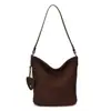 Nuevo bolso cubo versátil transfronterizo para mujer, bolso de hombro y bandolera de gamuza moderno y de alta gama, bolso cesta de moda para el día a día
