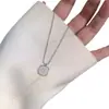 Design de Nicho Branco Concha Sintética Pingente Quadrado Corrente para Clavícula Simples Moda Feminina Versátil Cristal