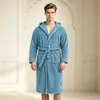 Toalha de Banho Vestível para Adultos Inverno Macia Absorvente Fleece Coral Roupão de Banho Roupão de Banho Listras Doces Feminino Atacado Inverno Espessado Quente