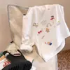 Nova camiseta de bebê de manga comprida para primavera e outono de 2026 com estampas estilosas, adequada para meninas e meninos, como camada base