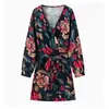Vestido Largo de Manga Larga con Estampado, Cuello en V Profundo, Versátil, Otoño Nuevo, Moda Europea y Americana, Venta al por Mayor, con Cinturón