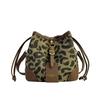 Nuevo bolso de cubo retro de diseño de nicho de moda 2023, bolso de mujer con estampado de leopardo, estilo occidental simple, de gran capacidad y combinable