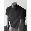 Camiseta de manga corta resistente, deconstruida, con tachuelas, estilo americano moderno, corte limpio, hombros normales, manga corta para hombre