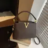 Bolsa de Mão Retro de Alta Qualidade Transfronteiriça Feminina 2026 Nova Simples Moda Versátil Ombro Único Transversal Bolsa de Trabalho