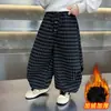 Pantalones de Forro Polar para Niños Otoño Invierno 2026 Nuevo Estilo Versión Coreana Bonitos Pantalones de Invierno para Niños Pequeños y Medianos Pantalones de Cuadros Pantalones Cálidos para Bebé Niño