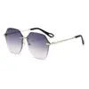TikTok Gafas de Sol sin Marco Explosivas para Mujer Sentido de Alta Gama Moda Degradado Celebridad Cibernética Lisas Combinan con Todo Gafas de Sol de Lujo Ligero