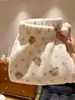Pantalones de pijama de forro polar con copos de nieve, nueva colección 2026, estilo lindo otoño/invierno, cálidos, casuales y versátiles para usar en casa