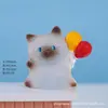 Gato Siamés Azul Ojos Lindo Dibujo Animado Adorno de Resina para Coche Figura Creativa Juguete Artesanal Regalo para Niños Estudiantes