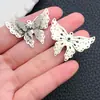 Acessório de pingente de flor de cobre em formato de borboleta, vazado, com detalhes em diamante, de três camadas, para brincos, pulseiras, colares e joias DIY feitos à mão