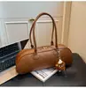 Bolsa Retrô Transfronteiriça de Grande Capacidade para Mulheres Outono e Inverno 2025 Nova Bolsa Transversal com Design de Nicho Bolsa Travesseiro de Ombro Único Axilar