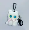 Novo Pingente Doce e Legal de Morango Gatinho Preto Boneco de Pelúcia Fofo Chaveiro Pingente de Boneca Pingente para Mochila Escolar de Estudante