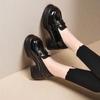 Sapatos femininos pequenos de couro com botão H, novidade primavera 2024, salto grosso preto, plataforma britânica para aumentar a altura, mocassins JK de couro macio
