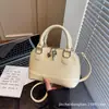 Bolso de Mano de Concha de Moda 2026 Nuevo Estilo Transfronterizo Color Sólido Versátil Bolso de Hombro Bolso Cruzado de Nicho de Moda Blanco