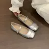 Zapatos planos de una sola tira para mujer 2026 nuevo estilo versátil de primavera y otoño para combinar con faldas, suela y parte superior suaves, zapatos Mary Jane franceses para mujer