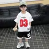 Conjunto Deportivo de Verano para Niños 2026 Nuevo Conjunto de Dos Piezas Ropa de Manga Corta y Shorts Uniforme de Baloncesto para Bebés y Niños Pequeños