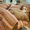 Nuevo juego de ropa de cama de cuatro piezas de grado A, 100% algodón, cepillado y engrosado, para uso doméstico, con un diseño simple y versátil