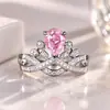 Anel de Coroa de Rubi Imitação Versa Douyin Anel de Corindo Vermelho Joias de Pedra Colorida de Luxo para Mulheres Gota d'Água Formato Pera