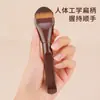 Novo pincel de base em formato de língua, ultrafino e sem marcas para uma maquiagem de pele impecável, pincel de base de cabeça chata, ferramenta de beleza em formato de leque com formato único, atacado do fabricante