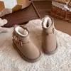 Botas de nieve para niños engrosadas y cálidas 2026 nuevo estilo invierno zapatos de algodón tipo pan para niños botas cortas antideslizantes para niños con forro de felpa
