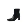 Botas de Cano Curto Femininas Retro Francesas Bico Quadrado Salto Bloco Textura Artesanal Couro de Cordeiro Zíper Traseiro Moda para o Trabalho Outono 2025