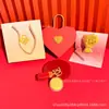 Chaveiro de Biscoito Dourado Puro para Recém-Casados Felizes Buquê de Flores Criativo Conjunto de Presente para Dia dos Namorados e Dia dos Namorados Chinês Atacado Personalizado