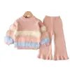 Conjunto de Pantalones para Niña Otoño/Invierno 2026 Estilo Coreano Bebé Niña Suéter de Cuello Redondo con Pedrería Pantalones Acampanados Jersey de Punto Conjunto de Dos Piezas