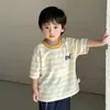 Roupas de Verão Infantis para Meninos com Manga Curta 2026 Novo Estilo Camisetas de Verão para Meninos para Crianças Pequenas e Médias, Classe A, Estilosas