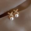[Banhado a Ouro Real] Brincos de Pérola Cruz Celebridade da Internet Pequenos Brincos Exquisitos Franceses para Mulheres Design Diamante Completo