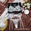 Conjunto de Sujetador de Copa Ultra Fina Bordado Europeo y Americano Malla Transparente Conjunto de Tres Puntos Tentación Sexy Conjunto de Tres Piezas 240023