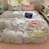 Ins Conjunto de cuatro piezas con bordado de oso lindo estilo coreano, algodón lavado, funda nórdica y juego de sábanas simples, adecuado para dormitorios, conjunto de tres piezas