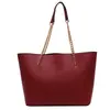 Bolsa feminina vermelha de grande capacidade, nova versão coreana 2026, bolsa de ombro com corrente, bolsa tote de mão moderna e versátil para o dia a dia