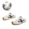 Meias-Sapatilhas Femininas de Couro Genuíno com Renda de Malha Excêntrica, Fechadas na Ponta, Slip-On 2026 Versáteis para Exterior, Planas, Sapatos de Treinamento Alemães, Esportes