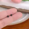 Pendientes Coloridos de Zirconia Minimalistas de Lujo Ligero de Nuevo Estilo, Diseño de Nicho con un Toque de Alta Gama, Pendientes Versátiles y Frescos