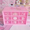 Caja de almacenamiento Jiugongge al por mayor cajón escritorio corazón de niña Sanrio Pooh Bear caricatura goo Chuck gabinete organizador
