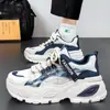 Nuevas zapatillas de malla transpirables de verano para hombre, zapatillas de papá de suela gruesa para hombre, zapatillas de correr populares de moda con suela blanda