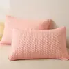 Funda de almohada acolchada, 100% algodón, antiaceite, antisaliva y resistente a la suciedad, nuevo estilo 2026, 100% algodón puro, se vende en pares, con una capa a prueba de sudor y aislante