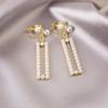 Pendientes de Clip Elegantes y Versátiles para Mujeres Sin Perforaciones, Adecuados para el Viaje Diario, con un Toque de Lujo Ligero de Alta Gama, Diseño Triangular