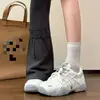 Zapatillas deportivas de entrenamiento casual para mujer 2026, nuevas de otoño, alemanas, con 5 cm de aumento de altura interior, suela gruesa, blancas, de caña alta.