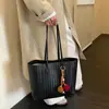 Bolso tote tejido retro, bolso de mujer, nuevo estilo 2026, gran capacidad, adecuado para ir al trabajo y uso casual, bolso de hombro con un aspecto sofisticado, y se puede llevar debajo del brazo