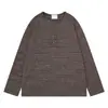 Camiseta de manga larga a rayas grises y rojas estilo vintage con cuello Henry para hombre y mujer, con botones de cuerno, corte holgado, camiseta básica casual estilo japonés