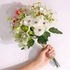 Lenguaje de Estrella de Primavera Ramo de Flores Pequeñas Temporada de Bodas Ramo de Mano de la Novia Regalo de Año Nuevo Ramo de Mano Arreglo Floral Decoración