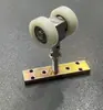 Tela de Hotel 360 Graus Rotativa Resistente Universal Dobrável Porta de Correr Trilho Suspenso com Rodízios Acessórios para Porta de Correr