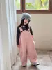 Conjunto Nuevo Estilo Coreano Otoño 2026: Camiseta de Manga Larga Bordada para Niña y Overol Holgado de Lunares