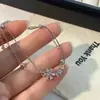 Pulseira de Flor com Zircônia Super Brilhante Estilo Quente 2025 para Mulheres, Pulseira Exquisita de Nicho de Alto Padrão, Joia de Mão Simples e Versátil