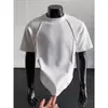 Camiseta de manga corta resistente, deconstruida, con tachuelas, estilo americano moderno, corte limpio, hombros normales, manga corta para hombre