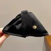Pinza de pelo triangular grande para cabello grueso, pinza para la parte trasera de la cabeza para mujer, nuevo estilo 2026, pinza de concha satinada, pinza de tiburón de alta gama