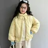 Roupas infantis, agasalhos para meninas, jaqueta de algodão acolchoada com fibra de poliéster, forrada com fleece e espessa, casaco de inverno de peça única, coleção de inverno 2026, novo estilo, vestuário de qualidade para exportação