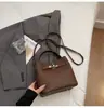 Bolso de Cubo Retro de Gama Alta para Mujer, Nuevo Estilo Invierno 2025, Simple y Versátil, Bolso Popular de Hombro y Cruzado