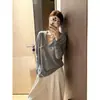 Suéter de tricô casual e descontraído com decote em V para mulheres, perfeito para outono e inverno, com um caimento solto e que afina a silhueta, incorporando um estilo "old money", blusa de manga comprida para usar como base