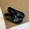 Zapatos de mujer de punta redonda, diseño simple calado, tacón grueso, versátiles para ir al trabajo, estilo coreano, nuevos zapatos Mary Jane slip-on vintage 2026